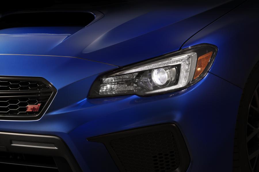 Детали экстерьера Subaru WRX STi 2017 года  (NA) (фото 5 из 33)